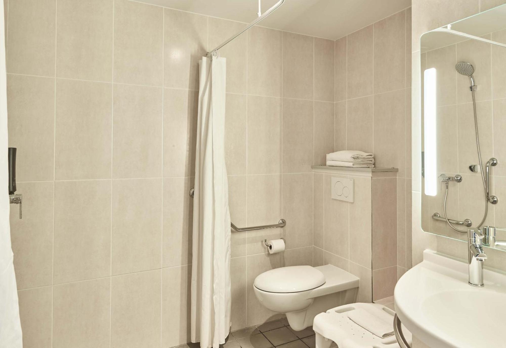 B&B Hotel Massy Gare Tgv Zewnętrze zdjęcie